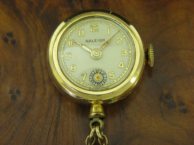 Raleigh Gold Mantel Open Face Taschenuhr florales Dekor 