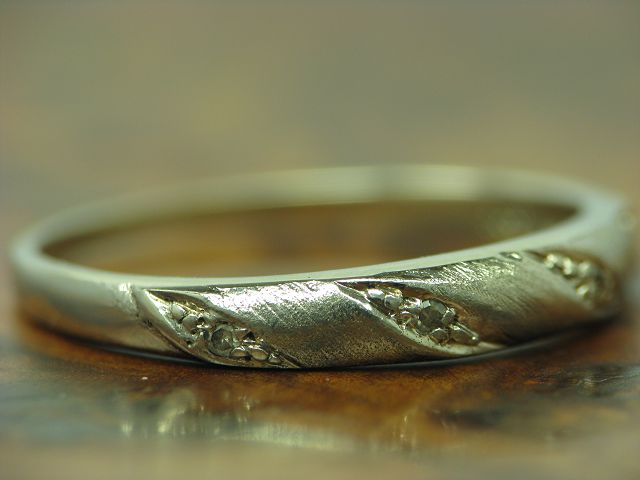 8kt 333 Weißgold Ring mit Diamant Besatz / RG 58 / 1,8g