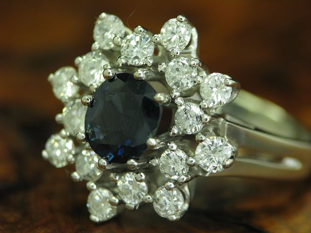 14kt 585 Weißgold Ring mit 1,28ct Brillant & 1,30ct Saphir Besatz / 5,1g / RG 52