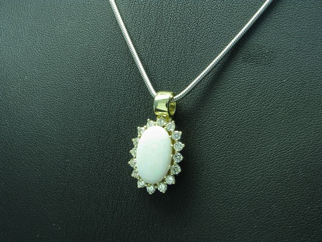 14kt 585 Weißgold Kette & Gelbgold Anhänger mit 0,96ct Brillant & 3,35ct Opal