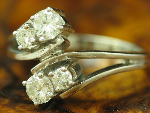 14kt 585 Weißgold Ring mit 0,82ct Brillant Besatz / Diamant / 5,8g / RG 53