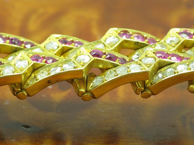 18kt 750 Gelbgold Armband mit 6,22ct Diamant & 4,84ct Rubin Besatz /61,3g / 19cm
