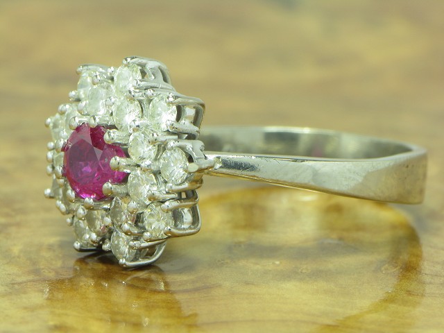 18kt 750 Weißgold Ring mit 1,26ct Brillant & 0,48ct Rubin Besatz / 8,1g / RG60,5
